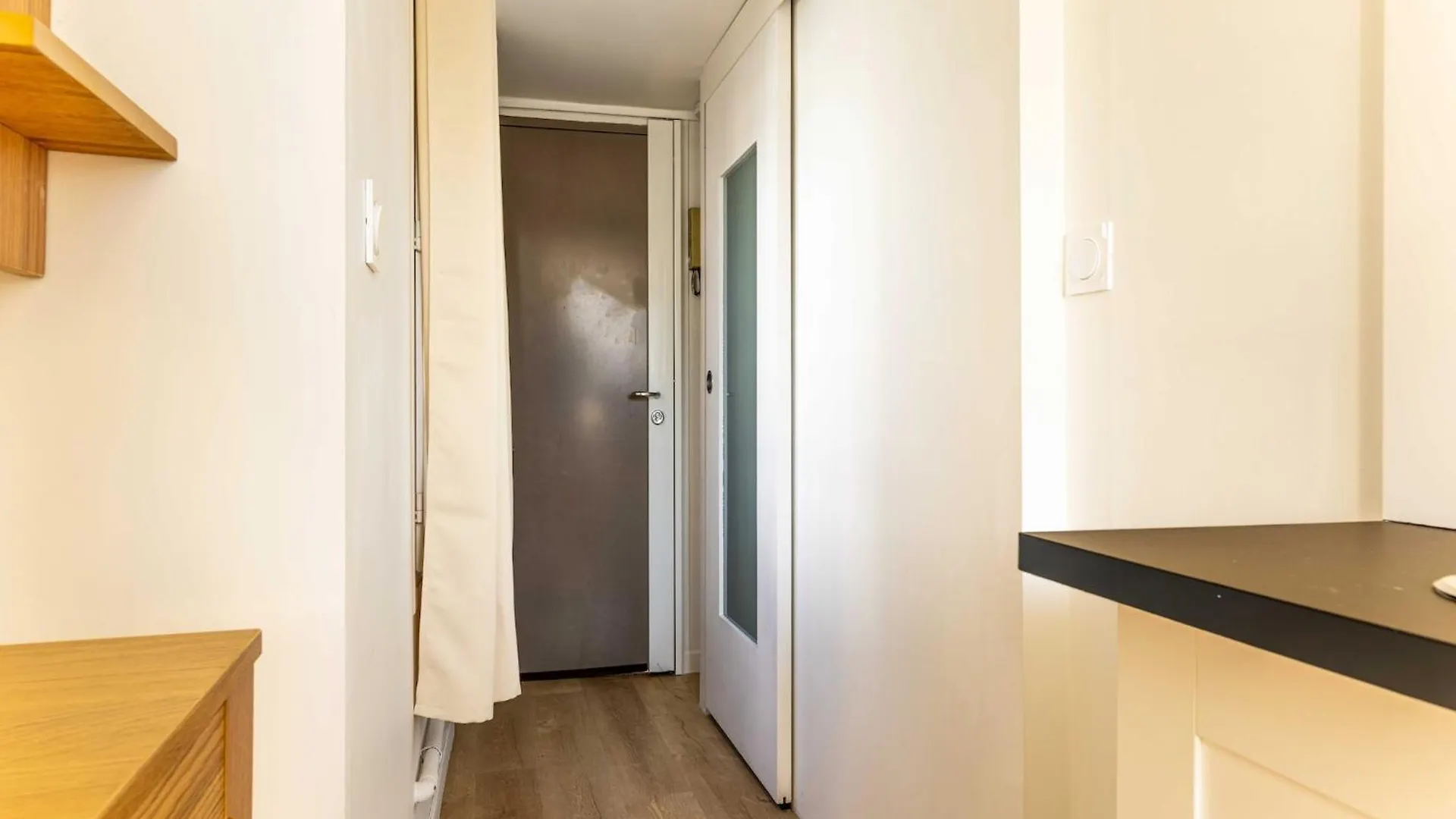 Studio Cosy In The Heart Of Paris - Mobility Lease 0*,  France